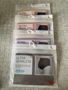 UNIQLO AIRISM ULTRA SEAMLESS HIGH RISE PANTY SMALL BLACK