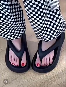 รองเท้าแตะแฟชั่นพื้นหนา  EVA เดินสบาย น้ำหนักเบานิ่ม สวมใส่ด้านนอกแฟชั่น รองเท้าแตะกันลื่น