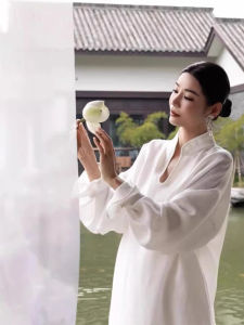 New Chinese Style White Cotton Linen Shirt Womens Spring Summer Casual Stand Collar Top Lazy Leisure Shirt Straight Tube Type