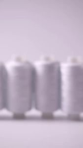 Makayo ด้ายเย็บผ้า 40/2 (โพลีเอสเตอร์) สีดำกับสีขาว ด้ายจักรเย็บผ้า เครื่องมือเย็บผ้า DIY ความยาว 500m Sewing thread