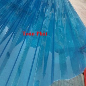 (Khổ rộng 1m x dài 1m x dày 6 dem ) Tôn nhựa Poly MÀU XANH dạng sóng lấy sáng tôn nhựa che nắng che mưa