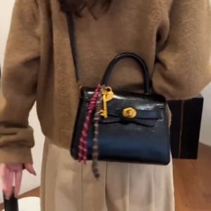 [BISA COD] 2438 Aff Tas Louyis Panda Free Paper bag & Certificate Tag Label Tas Bahu Wanita Best Seller