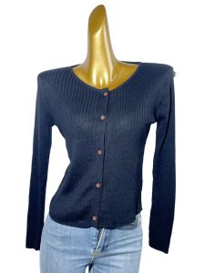 เสื้อคาร์ดิแกนถักคอตั้งสีดำแขนยาวบางสำหรับผู้หญิงในฤดูใบไม้ผลิและฤดูใบไม้ร่วง สไตล์เรียบง่าย เสื้อคลุมกันหนาวแบบเปิดคอปกสั้น เสื้อคลุมกันหนาวแฟชั่น