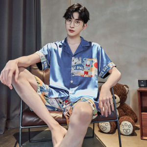 ผู้ชายฤดูร้อนผ้าไหมน้ําแข็งแขนสั้นบางส่วนชุดนอน 2023 ใหม่การ์ตูนแอนิเมชั่นออกแบบเสื้อผ้าสไตล์เรียบง่ายสําหรับเยาวชน