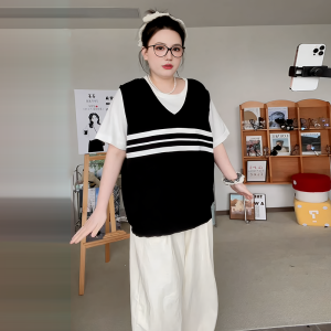 plus Size Womens Knitted Loose Short Sleeve Striped T-Shirt Fake Two-Piece Slimming Top Korean Style round Neck Basic Fit