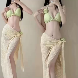 Mookrinstyle • ชุดว่ายน้ำสามชิ้น Bikini แดง เหลือง เขียว แบบมีผ้าผูกเข้าเซท มันเริสมาก summer beach