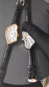 Medieval Retr Watches Alien Watches Melt And Twist Y2k Ladies Men Leather Strap Advanced Quartz Watch Irregular Case Leather
