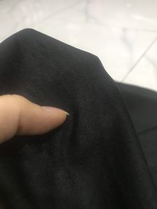 vải lụa tằm ướt màu đen hàng loại 1 _( khổ 1m5) dày mềm rũ co dãn may đầm váy áo quần vv