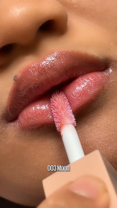 Maybelline Lifter Gloss - With Hyaluronic Acid Hydrating Lip Gloss Plumping Lip Balm