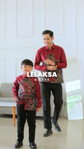 LELAKSA BATIK - Kemeja Batik Pria Dewasa dan Anak Slimfit Furing Lengan Panjang Merah - 527 Wijaya