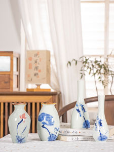 Mini Ceramic Blue And White Porcelain Hand-Painted Flower Vase Creative Small Mouth Dry Flower Arrangement Decorative Accessories