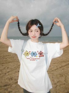 T-Shirt Wanita Putih Lengan Pendek - Motif Huruf Kreatif & Kartun Lucu  Katun Premium Bernapas kaos aldira terbaru 2025  Desain Korea Oversize Slim Fit  Baju Sekolah Manis Ukuran Besar Kerah Bulat Potongan Regular Fit Modis Ukuran Besar Eksklusif