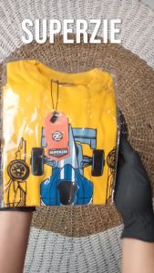 Kaos Anak Laki-Laki Distro Karakter Mobil Balap Tamiya Warna Mustard Bahan Adem Sablon Plastisol