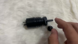 มอเตอร์ฉีดน้ำฝน สำหรับรถเบนซ์ W123 W124 W126 W201 W202 W140 R107 R129 C220 ปลั๊ก2ขา097301