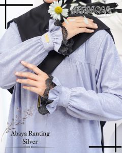 Abaya hermosa wolfis embos motif ilalang warna silver dan marun-Abaya manset renda-abaya lebaran