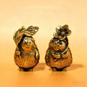 Collectible FigurinesBrass Hedgehog Statue with Leaf And FlowerCute Home Desktop And Office Bookshelf Decorationfor Gifting