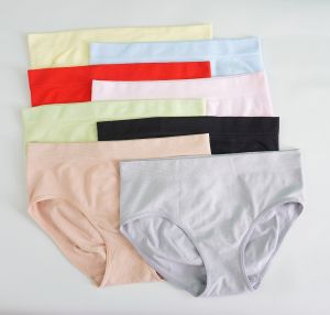 Celana Dalam Wanita UNIQLO Japan Model Midi Elastis Nyaman / Pakaian Dalam Underwear A012