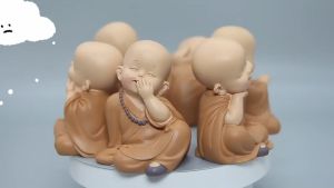 Livingmall Mini Little Monk Laughing Doll Home Decoration Bedroom Office Desktop Decoration Crafts Gifts Can Be Used for Car Decoration Ornaments