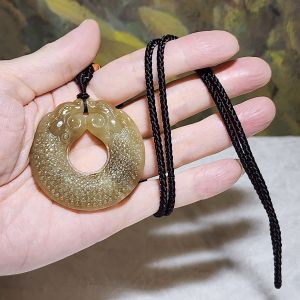 Gegegems Collection Premium Nephrite caramel brown double sides carvings Two Dragons Jade pendant (with certificate) 和田玉且末糖双面雕刻古式双龙玉佩(带证书)