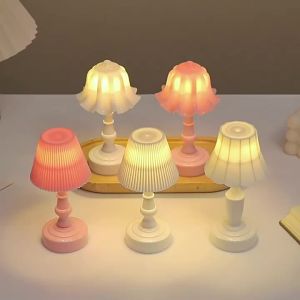 MIHAN Creative Table Lamp Warm Light Retro Flower Shape Night Light Photography Prop Bedroom Desk Lamp