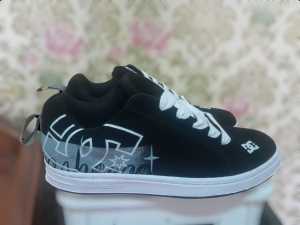 Sepatu hitam putih terbaru busa tebal lidah tebal skater Sepatu sekolah/santai Pria