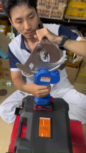 Kìm pin cắt cáp nhông đồng nhôm EC95M