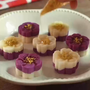 Khuôn trung thu lò xo đám mây 50g -75g làm bánh trung thu bánh dứa bánh in