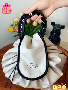 Beg Solek Serut 懒人抽绳化妆包 Makeup Bag Drawstring 大容量防水收纳旅行包 Portable Cosmetic Pouch Travel Organizer