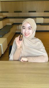 Serum Bright Enhanching Amura Skincare Official - Serum Wajah Glowing Mencerahkan Kulit Kusam Menyamarkan Noda Hitam Wajah Penghilang Flek Hitam Penghilang Bekas Jerawat Penghilang Milia Penghilang Beruntusan Meredakan Kemerahan Wajah
