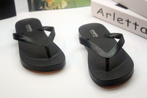 Giày Cao Su Tạo Bọt Đế Bằng Dép Dành Cho Nam Và Nữ Màu Nguyên Chất Phù Hợp Với Xu Hướng Thời Trang Đi Biển Mùa Hè Thương Hiệu Luo Fu