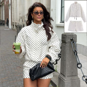 ชุดเซ็ตเสื้อครอปท็อปและกางเกงขาสั้นเอวสูงลายจุด แต่งเชือกผูกชายเสื้อ สำหรับผู้หญิง ฤดูใบไม้ร่วง 2025 สไตล์ลำลอง แฟชั่นใหม่ล่าสุด