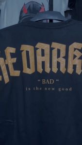 Baju Cowok Keren Terbaru: T-Shirt Lengan Pendek Pria & Kaos Distro Premium