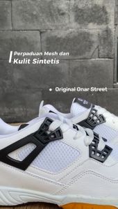 Sepatu Sneakers Olahraga Pria & Wanita: Running Shoes, Bulutangkis & Aktivitas