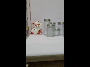 Toples Kaca Set Diamond Look: Toples Lebaran & Kue Kering Isi 4Pc\\n\\n Mengenal Toples Kaca Set Diamond Look\\n\\nToples Kaca Set Diamond Look adalah pilihan tepat untuk menyimpan makanan Anda, terutama pada momen Lebaran. Terdiri dari 4 toples kaca dengan desain berkilau seperti berlian, set ini cocok untuk menyimpan kue kering, makanan Lebaran, dan makanan sehat lainnya. Dengan desain yang indah dan fungsional, Toples Kaca Set Diamond Look menjadi alternatif yang menarik sebagai kado Lebaran.\\n\\n Keunggulan Toples Kaca Set Diamond Look\\n\\nToples Kaca Set Diamond Look memiliki beberapa keunggulan:\\n\\n- **Tebal dan kedap udara**: Toples tebal ini dirancang untuk melindungi makanan Anda dari kelembaban dan udara. Ini membantu makanan Anda tetap segar lebih lama.\\n- **Desain berkilau seperti berlian**: Toples ini memiliki desain unik yang membuatnya menonjol di antara toples lainnya.\\n- **Praktis**: Toples Kaca Set Diamond Look mudah dibersihkan dan dirawat, menjadikannya pilihan yang ideal untuk rumah tangga Anda.\\n\\n Variasi Toples Kaca Set Diamond Look\\n\\nToples Kaca Set Diamond Look tersedia dalam berbagai ukuran dan warna, sehingga Anda dapat memilih yang paling sesuai dengan kebutuhan Anda. Beberapa variasi yang tersedia termasuk toples kecil untuk kue kering, toples sedang untuk makanan Lebaran, dan toples besar untuk makanan sehat.\\n\\n Cara Menggunakan Toples Kaca Set Diamond Look\\n\\nToples Kaca Set Diamond Look dapat digunakan untuk menyimpan berbagai jenis makanan, termasuk kue kering dan makanan Lebaran. Berikut adalah beberapa cara menggunakan toples ini:\\n\\n Menyimpan Kue Kering dengan Toples Kaca Set Diamond Look\\n\\nKue kering sering kali menjadi bagian penting dari perayaan Lebaran. Toples Kaca Set Diamond Look dapat membantu Anda menyimpan kue kering dengan aman dan rapi. Ikuti langkah-langkah berikut untuk menyimpan kue kering Anda:\\n\\n1. Bersihkan toples sebelum digunakan.\\n2. Masukkan kue kering ke dalam toples.\\n3. Tutup toples dengan rapat.\\n\\n Menyimpan Makanan Lebaran dengan Toples Kaca Set Diamond Look\\n\\nMakanan Lebaran sering kali menjadi bagian penting dari perayaan. Toples Kaca Set Diamond Look dapat membantu Anda menyimpan makanan Lebaran dengan aman dan rapi. Ikuti langkah-langkah berikut untuk menyimpan makanan Lebaran Anda:\\n\\n1. Bersihkan toples sebelum digunakan.\\n2. Masukkan makanan Lebaran ke dalam toples.\\n3. Tutup toples dengan rapat.\\n\\n Manfaat Toples Kaca Set Diamond Look\\n\\nToples Kaca Set Diamond Look memiliki banyak manfaat, termasuk:\\n\\n Toples Kaca Set Diamond Look sebagai Kado Lebaran\\n\\nToples Kaca Set Diamond Look adalah pilihan yang ideal sebagai kado Lebaran. Desainnya yang indah dan fungsional membuatnya menjadi hadiah yang sangat bermanfaat dan berkesan bagi orang yang Anda berikan.\\n\\n Toples Kaca Set Diamond Look untuk Menyimpan Makanan Sehat\\n\\nToples Kaca Set Diamond Look juga dapat digunakan untuk menyimpan makanan sehat, seperti buah-buahan, sayuran, dan camilan sehat lainnya. Ini membantu Anda menjaga makanan Anda tetap segar dan siap untuk dinikmati kapan saja.\\n\\n Perawatan Toples Kaca Set Diamond Look\\n\\nPerawatan Toples Kaca Set Diamond Look sangat mudah dan sederhana. Berikut adalah beberapa tips untuk merawat toples Anda:\\n\\n Cara Membersihkan Toples Kaca Set Diamond Look\\n\\nMembersihkan toples Anda secara teratur adalah penting untuk menjaga kebersihan dan kebersihan makanan Anda. Ikuti langkah-langkah berikut untuk membersihkan toples Anda:\\n\\n1. Cuci toples dengan air hangat dan sabun cuci piring.\\n2. Bilas toples dengan air bersih.\\n3. Keringkan toples dengan handuk atau lap kering.\\n\\n Cara Merawat Toples Kaca Set Diamond Look Agar Tahan Lama\\n\\nAgar toples Anda bertahan lama, pastikan untuk merawatnya dengan baik. Ikuti langkah-langkah berikut untuk merawat toples Anda:\\n\\n1. Hindari menempatkan toples di dekat sumber panas, seperti kompor atau oven.\\n2. Jangan menggunakan toples untuk menyimpan makanan panas.\\n3. Jangan menggunakan toples untuk menyimpan makanan yang mengandung asam, seperti lemon atau jeruk nipis.\\n\\nDengan merawat Toples Kaca Set Diamond Look dengan baik, Anda dapat menikmati manfaatnya untuk waktu yang lama.\n}
