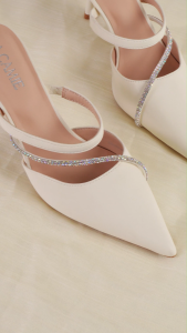 Giày cao gót thiết kế quai mảnh đính đá lấp lánh sang trọng chất liệu da thương hiệu La Camie GC5B0089