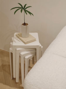 เก้าอี้พลาสติกสีขาวแบบเรียบง่าย หนา สำหรับใช้ในบ้าน ที่นั่งสูง สำหรับโต๊ะอาหาร ตกแต่งสไตล์นอร์ดิก สำหรับใช้เป็นเก้าอี้สำรอง