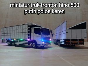 miniatur truk tronton hino 500 putih polos keren