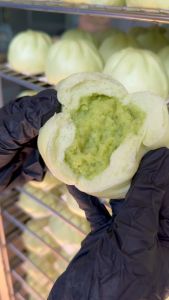 M ซาลาเปาไส้สังขยาใบเตย 15 ลูก/แพ็ค