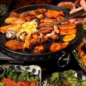 กระทะย่างสไตล์เกาหลี เตาปิ้งย่าง กระทะปิ้งย่างบาร์บีคิวเคลือบหินอ่อนกันติด 32 ซม. ทรงกลมและทรงเหลี่ยม