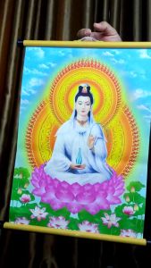 Tranh vải treo tường ngài Quán Thế Âm in trên vải lụa (vải sill) Decor Phòng