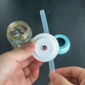 หลอดฝึกดูดน้ำมาพร้อมฝาปิดขวดนม อุปกรณ์เสริม เปลี่ยนขวดนมให้เป็นขวดหัดดื่มน้ำ เหมาะสำหรับขวดนมคอกว้าง