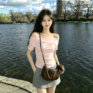 La Chapelle | Elegant White One-shoulder Slim T-Shirt