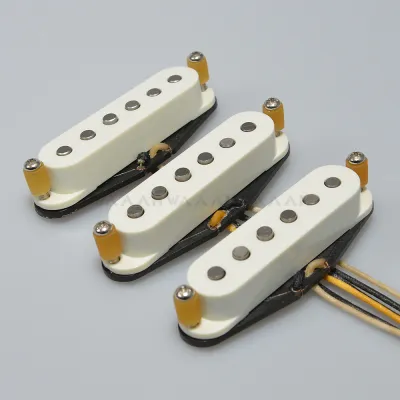 Alnico 3 SSS Surfari Handwound กีตาร์ Pickups Vintage 1954 Single Coil สําหรับกีต้าร์สไตล์ ST N/M/B สําหรับ ST กีตาร์ฝาครอบสีเหลือง