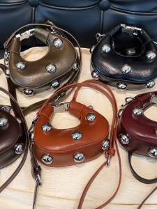 JIVIVIL Túi xách mini nữ phong cách cổ điển túi đeo chéo thời trang với thiết kế đinh tán độc đáo