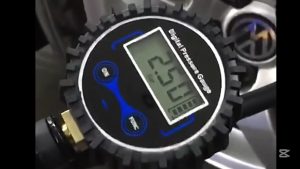 200 Psi Digital Tire Pressure Gauge Portable Electronic Short Pressure Measuring Valve 4 Units Led