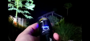 Đèn Pin Siêu Sáng T6 nhôm nguyên khối hạn chế thấm nước tặng pin sạc zoom 2000m có hộp