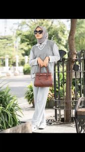 TAS SELEMPANG KULIT SAPI BERKUALITAS - KLASIK ELEGAN & PRAKTIS UNTUK WANITA