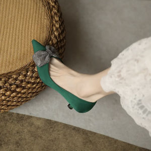 รองเท้าส้นสูงผู้หญิง ทรงหัวแหลม ด้านหน้าเปิด ด้านในทำจากยาง พื้นรองเท้า PU สไตล์เรียบง่าย รองเท้าส้นเดี่ยว