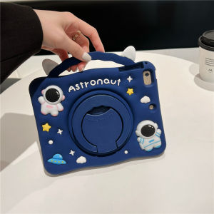 Kids Case For Apple iPad 10th 9th 8th 7th 10.9"10.2" 5th 6th Air Pro 5th 4th 3rd 9.7" 10.9" 10.5" 11.0" Mini 1 2 3 4 5 6th Gen 7.9" 8.3" 2020 2021 2022 Tablet Cute Cartoon Press Astronaut Handle Soft Silicone Pen Slot Strap Cover