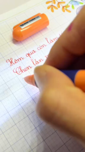 Bút máy Sao Thiên S206 có đệm định vị cầm bút chuẩn bút học sinh